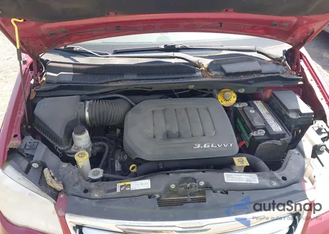 2014 Chrysler Town & Country Touring z USA, uszkodzony, nr VIN 2C4RC1BG6ER292863